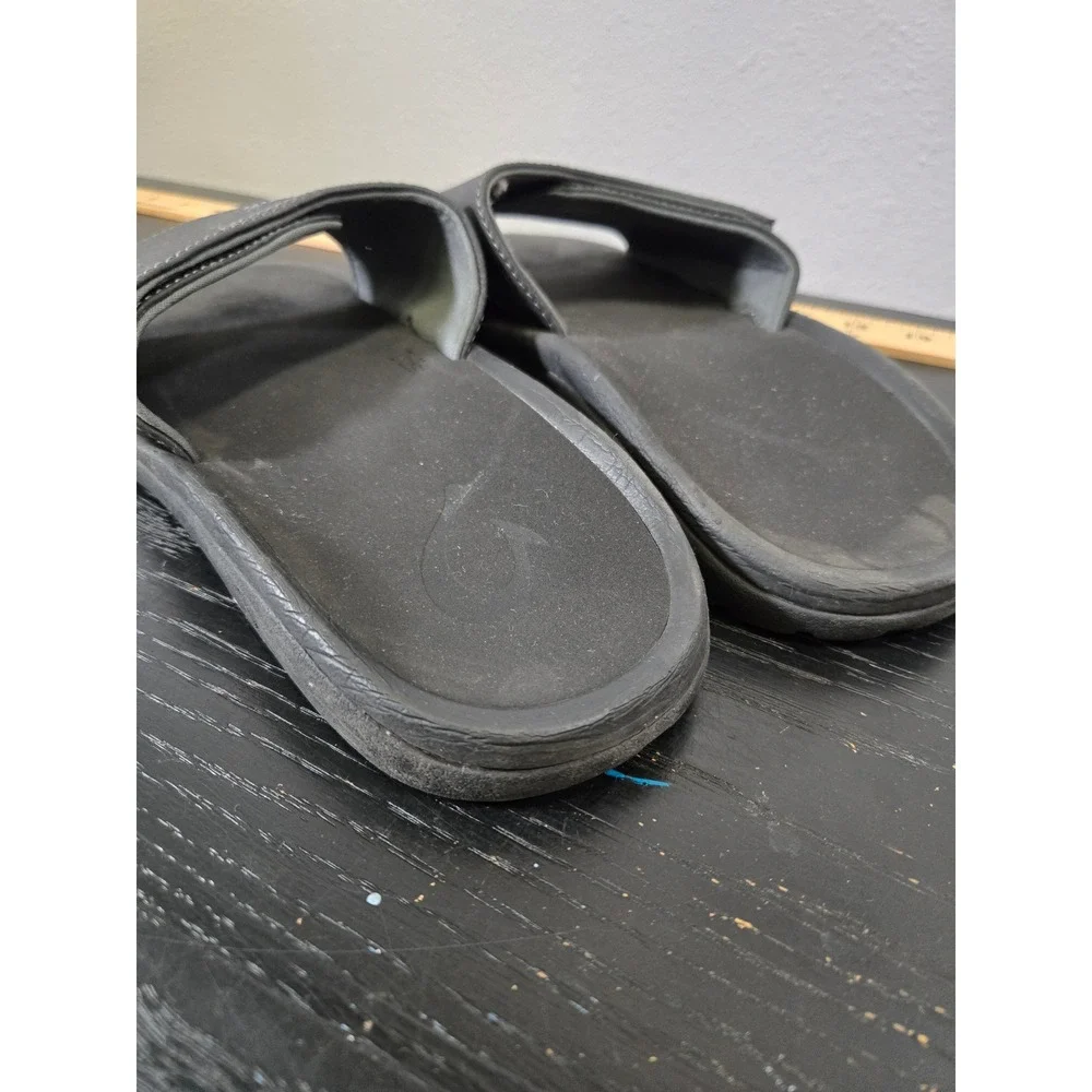 OluKai Nalu 10 Slide Black Adjustable Strap Comfort Beach Sandals 10332-4040